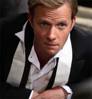  Rupert Penry-Jones as Richard Hannay